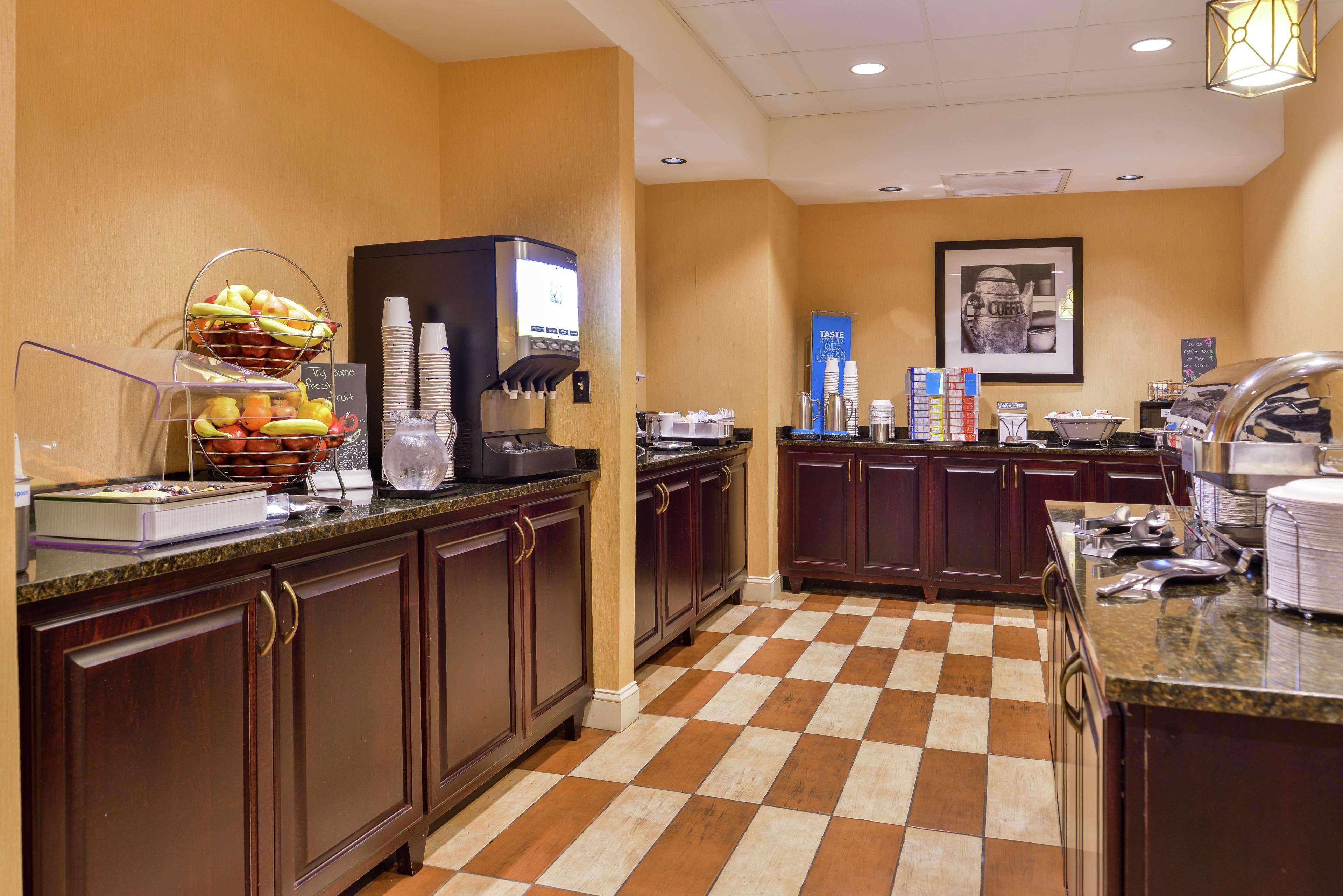 Hampton Inn Jackson-College Avenue Exterior foto